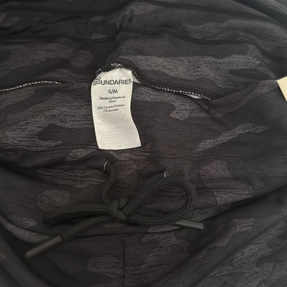 Grey Camo Leggings with Drawstring Tie, 26” Inseam Size S/M NWT - Picture 6 of 7